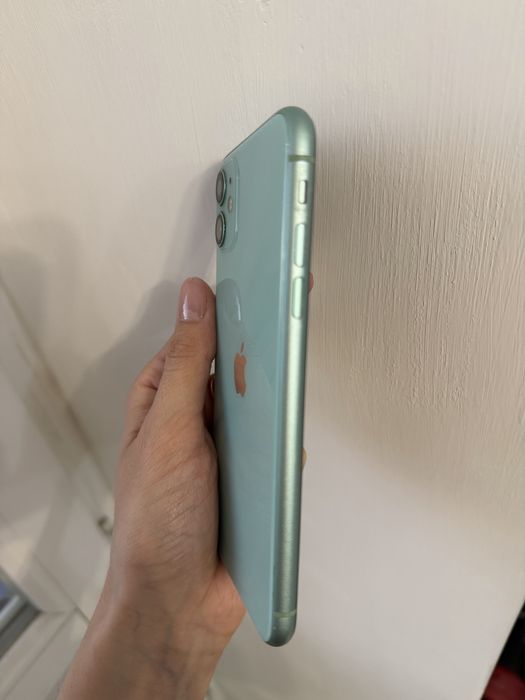 Продам iPhone 11