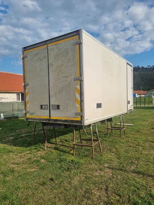 Vând după frigorifică