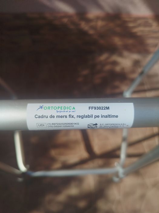 Cadru de mers fix din aluminiu, reglabil pe înălțime – Ortopedica