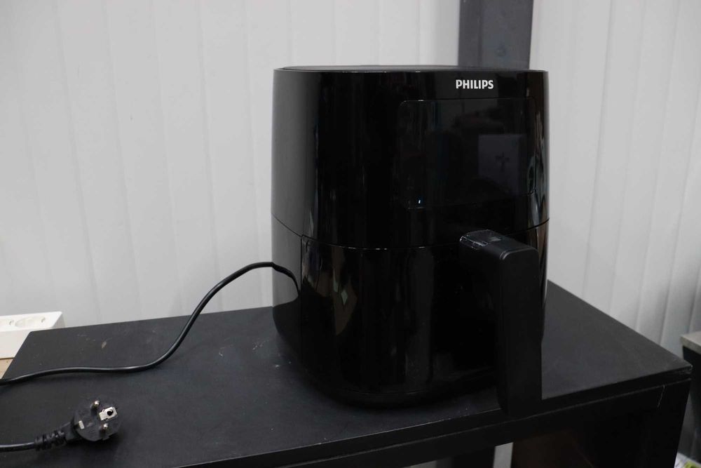 Фритюрник с горещ въздух Philips Airfryer Essentials HD9252 4.1л 1400W