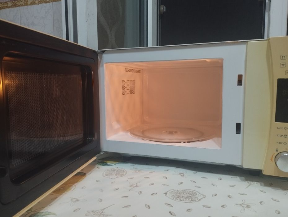 Микроволновка продам