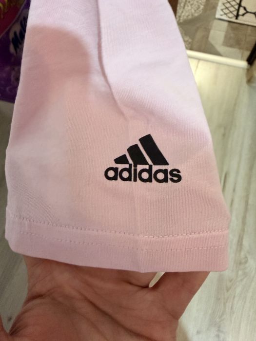 Тениска Adidas.