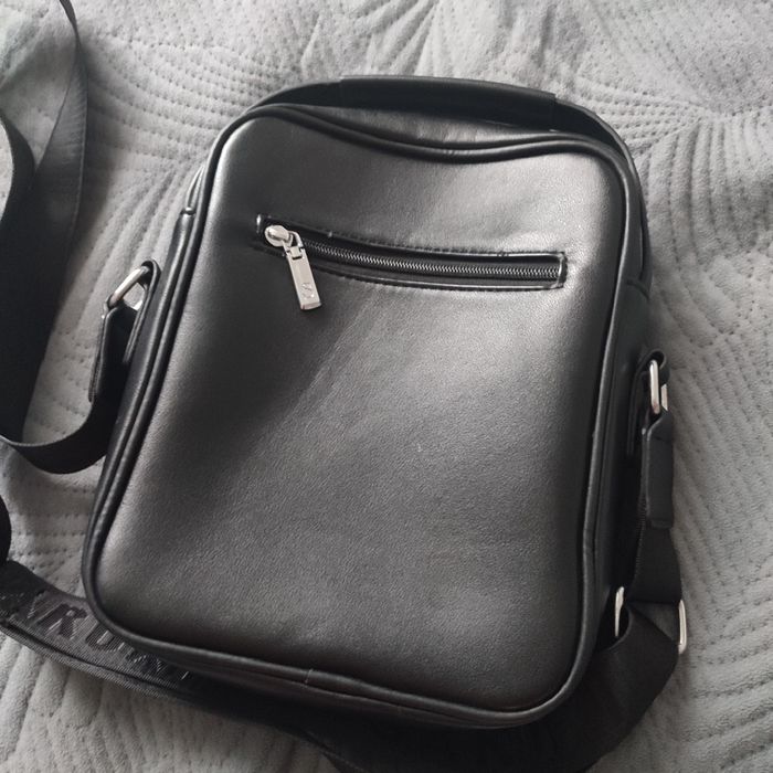 Сумки мужские через плечо