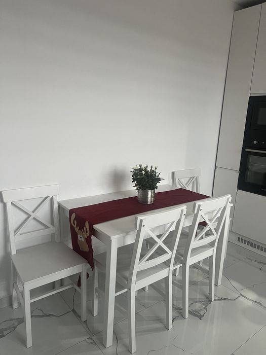 Vand masa si 4 scaune