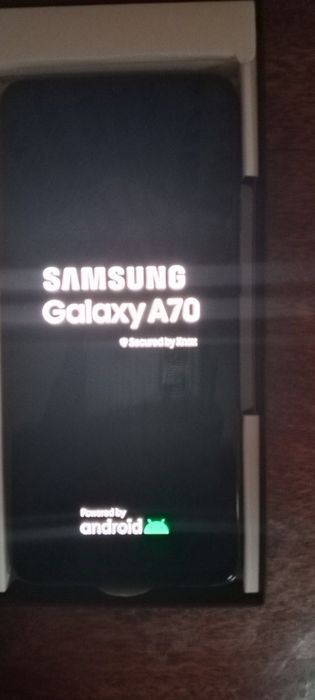 Продаётся телефон