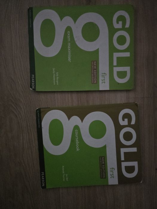Комплект учебници Gold First (B2) New Edition – Coursebook + Maximiser