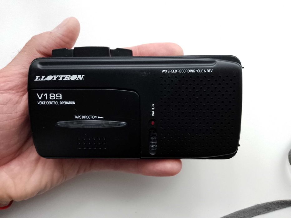 Компактен ретро диктофон LLOYTRON V189 Договаряне на цената!