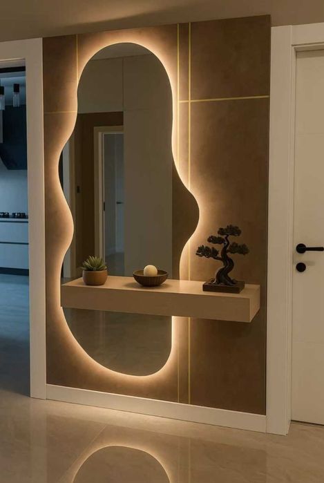 Огледало за баня с чисти линии и скрито LED осветление