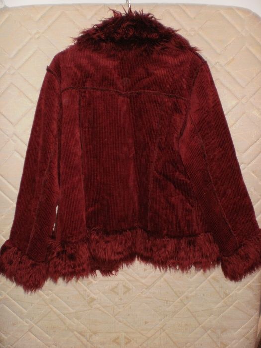 Jacheta reiat noua ,moderna marime L/XL