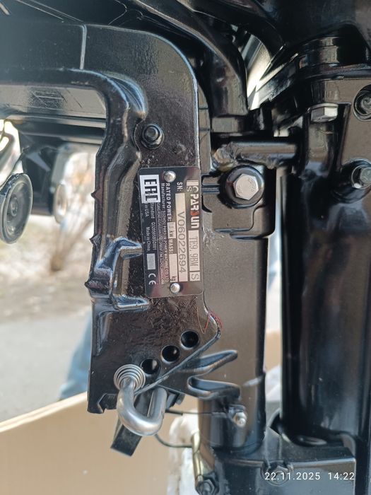 Мотор для лодки новый.