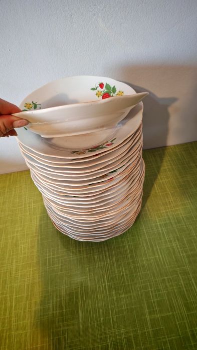 Тарелки 400за шт общ 27шт