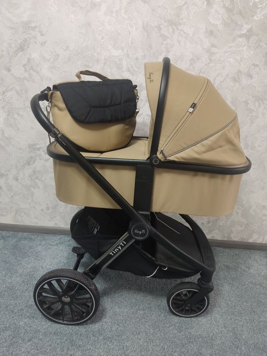 Продается универсальная Коляска