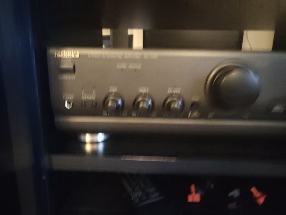 Linie technics cu Rack și boxe bonus