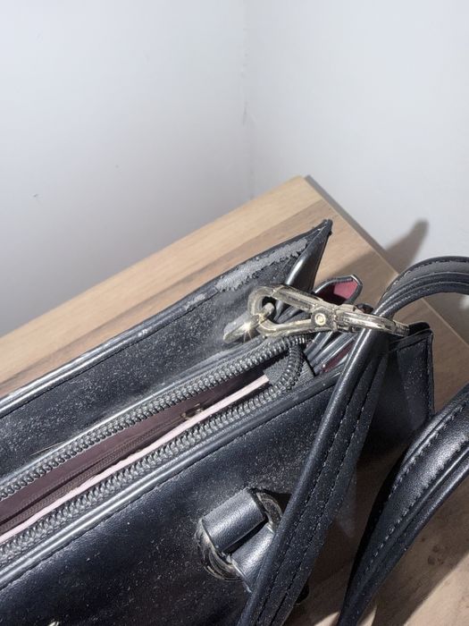 Сумка продается черная