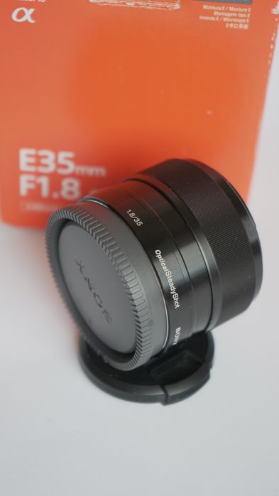 Обективът Sony E 35mm f/1.8 OSS (SEL35F18) Оптична стабилизация