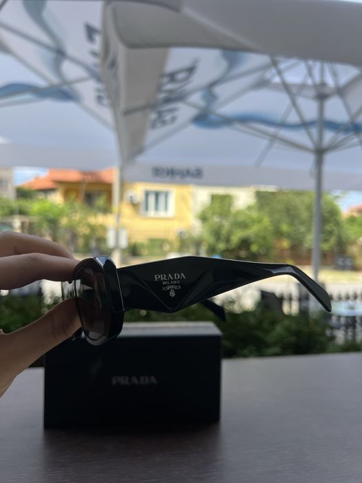 Слънчеви очила Prada
