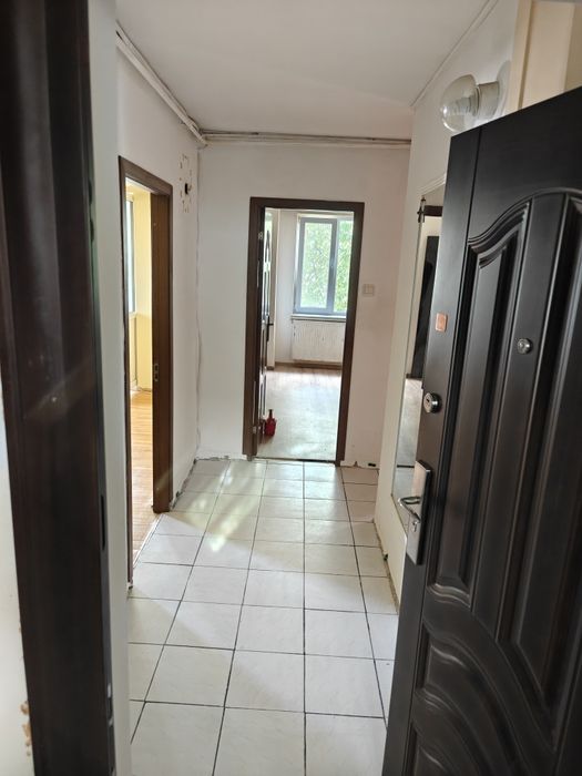Apartament 3 camere, 2 bai, 2 balcoane + garaj