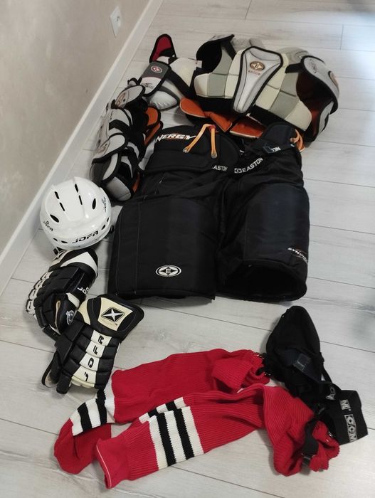 Профессиональная Хоккейная форма  коньки