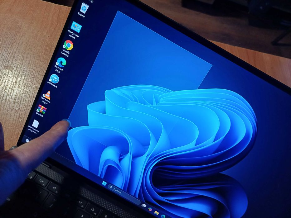 4K IGZO Touch Core i7-10850H DELL 16GB DDR4/512GB SSD/Quadro T2000 4GB