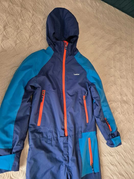 Vând combinezon ski