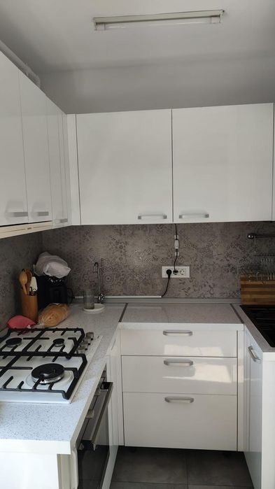 Vând apartament cu 2 camere decomandat, situat pe Strada Soveja