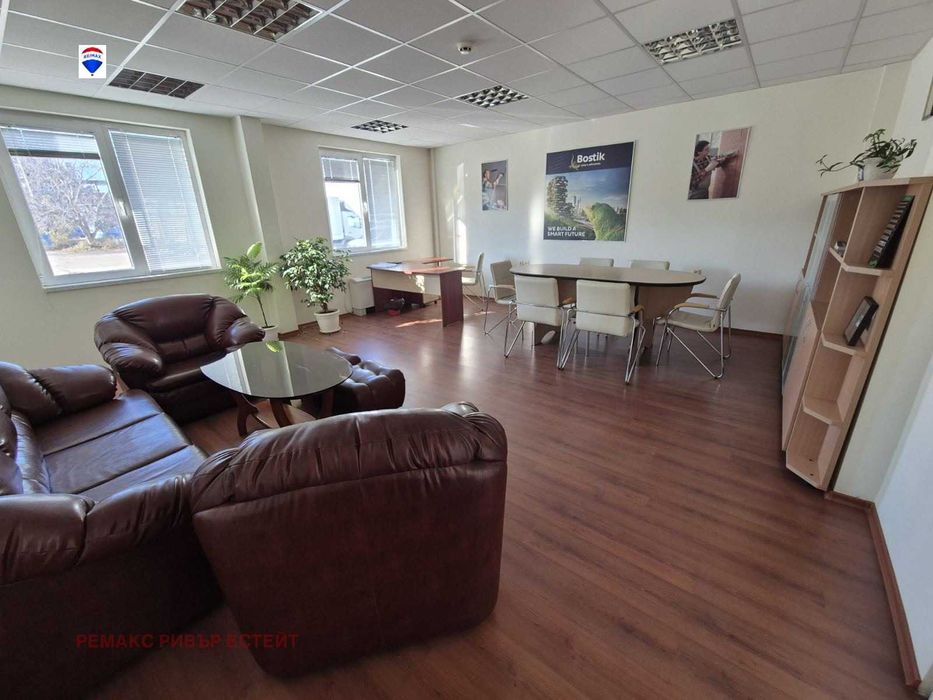Дава се под наем Офис в Русе, Промишлена зона - Изток - 325 кв.м за 1000 € - Снимка #2