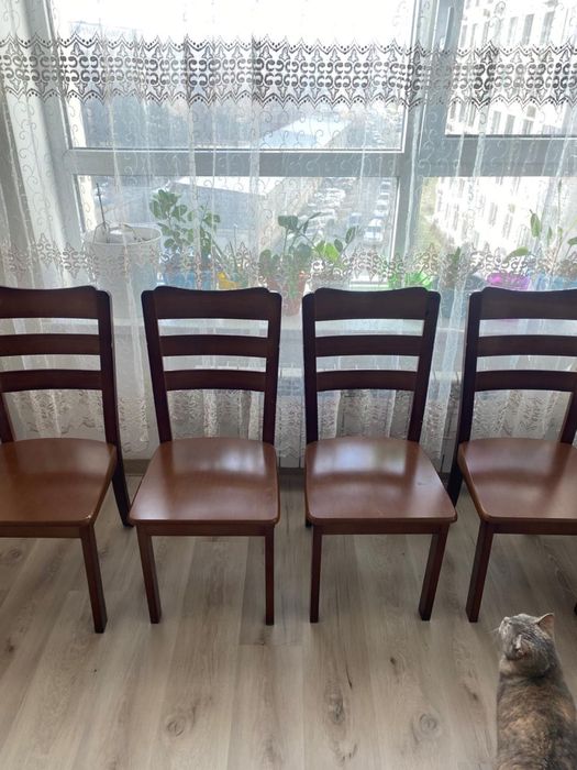 Стол со стульями