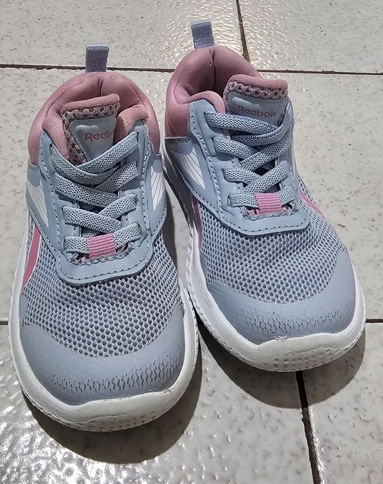 Запазени детски обувки Reebok 24