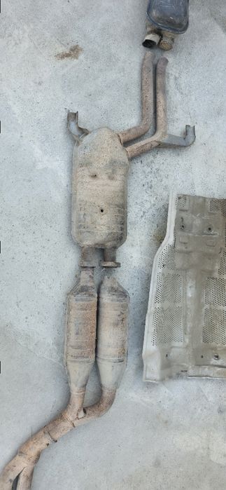 Глушетель бмв525. BMW525