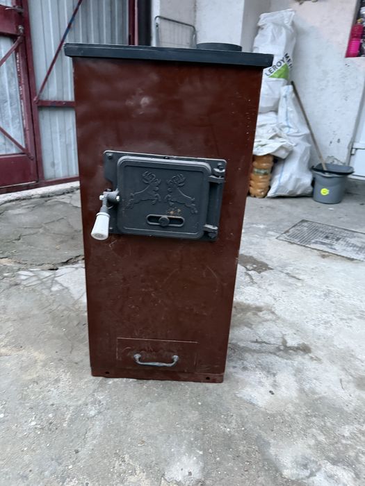 Vand godine aproape noi