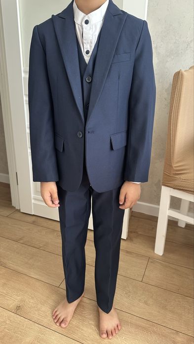 Тройка костюм для мальчика 6-8 лет