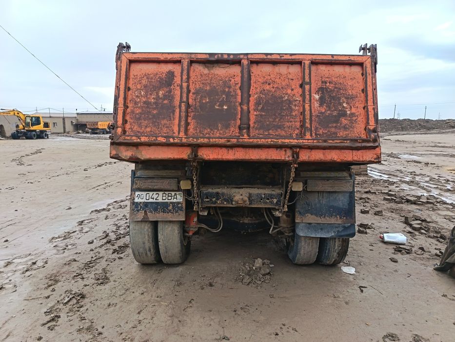 Камаз самасвал ишлоб турган машин