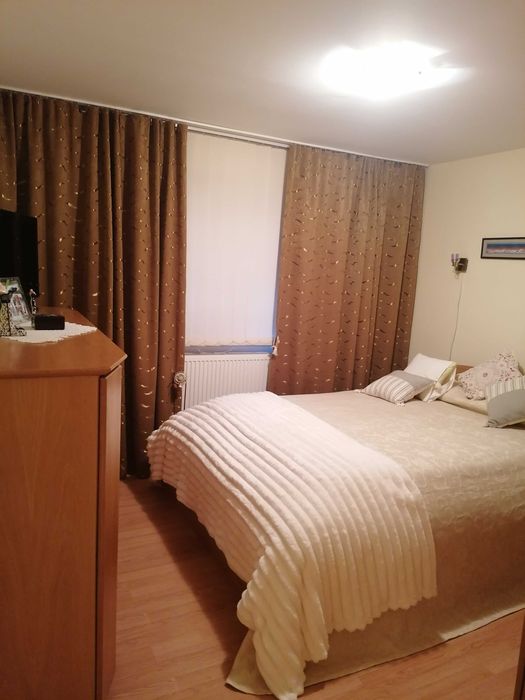 Apartament 3 camere decomandat, mobilat, 2 băi, zonă excelentă