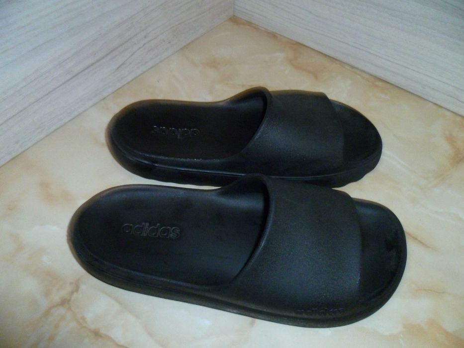 ADIDAS чехли №39
