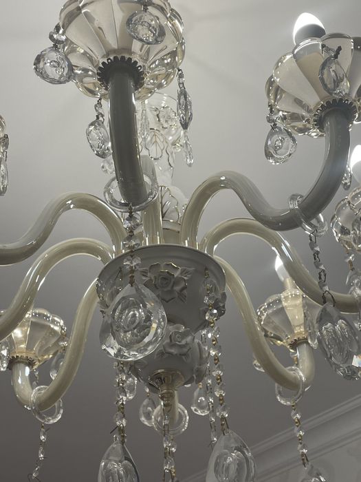 Продам люстру 8 рожковый