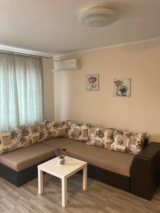 Дава се под наем Двустаен апартамент в Варна, Левски - 65 кв.м за 460 € - Снимка #2