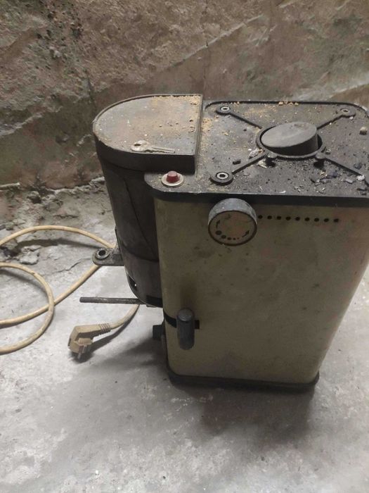 Професионална работеща кафемелачна 220V българско производство Плевен