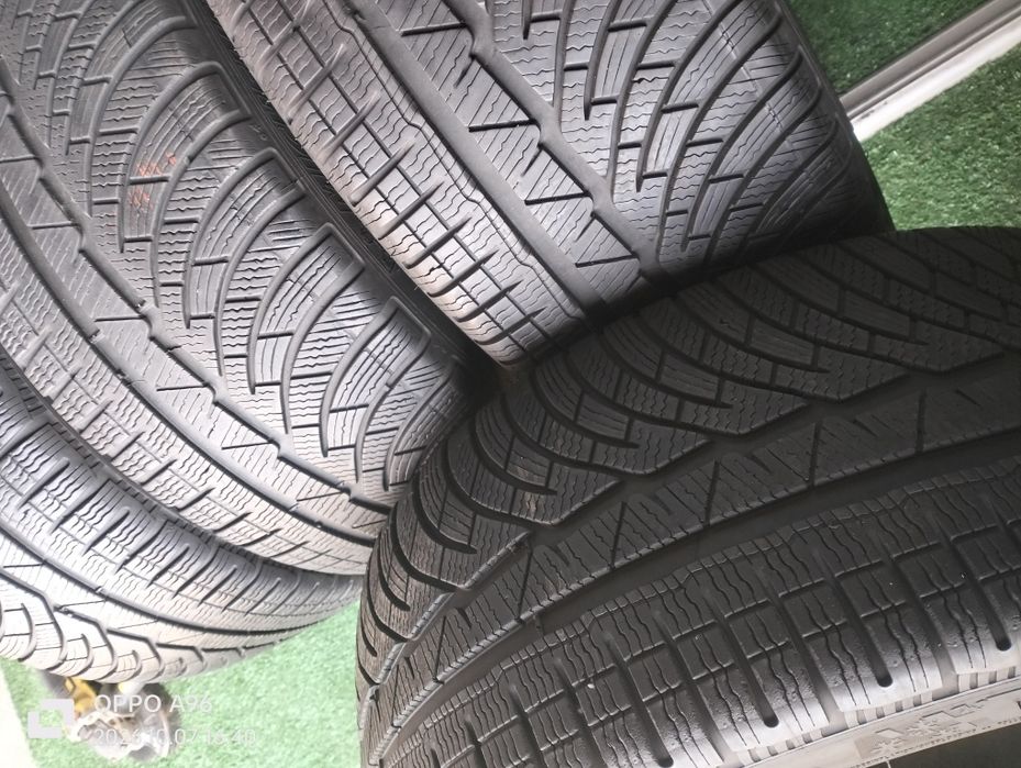225 40 18 Michelin Iarna