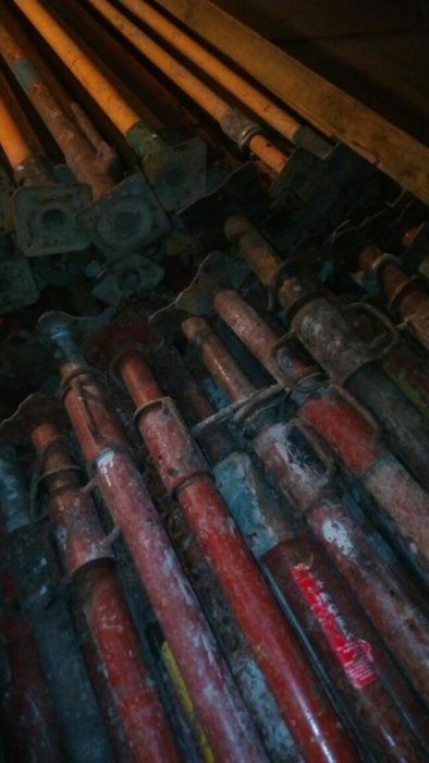 Inchiriez popici metalici reglabili!