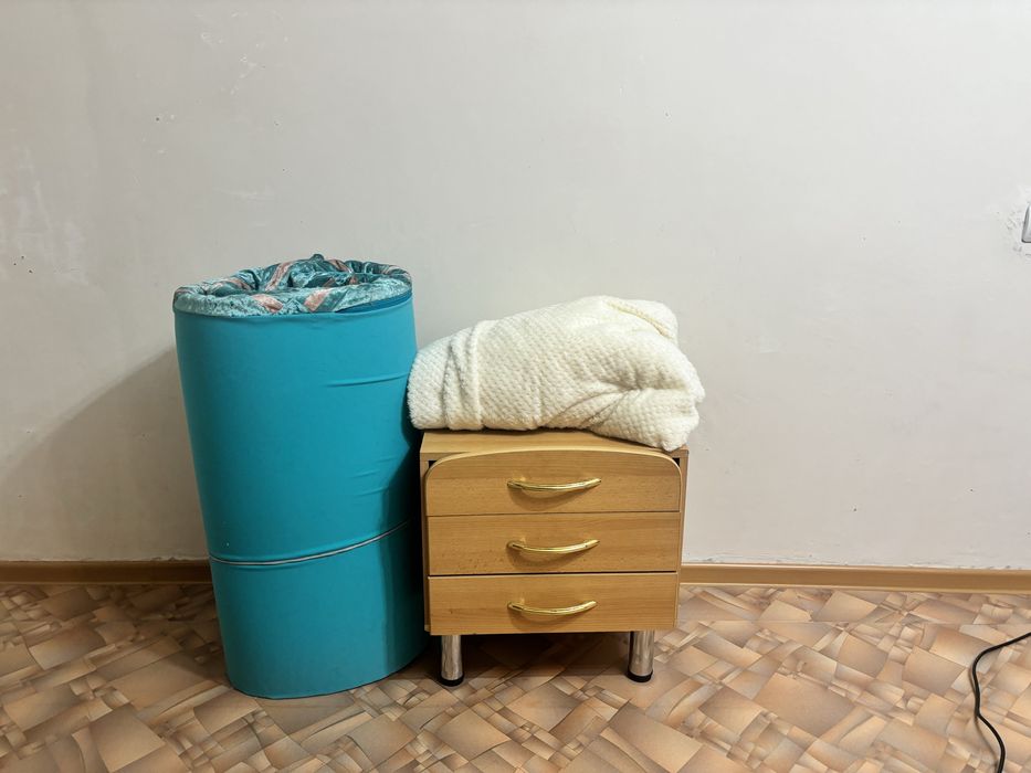 Продам две тумбочки