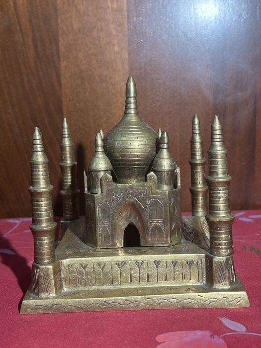 Taj Taj Mahal din Alamă – Sculptură Decorativă Indiană