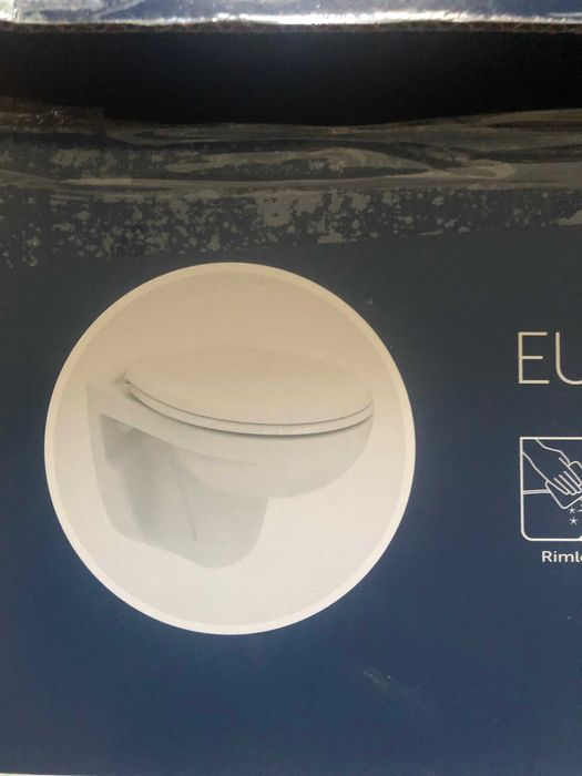 Продавам тоалетна чиния