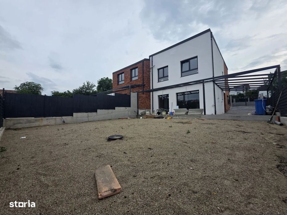 Duplex NZEB in Dezmir - SU 180MP I Teren 300MP - Panouri Solare