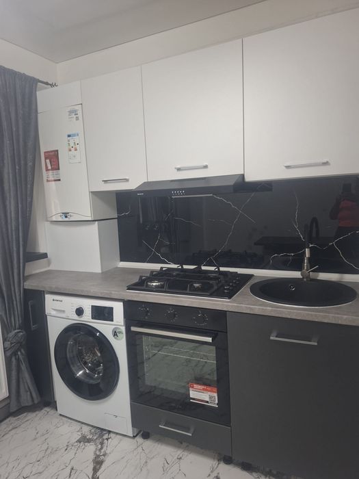 Ofer spre închiriere apartament cu 1 cameră zona Roșiori