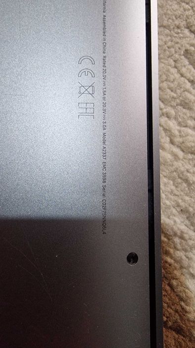 MacBook Air M1 A2337 - pentru piese / reparatie - 550 lei negociabil