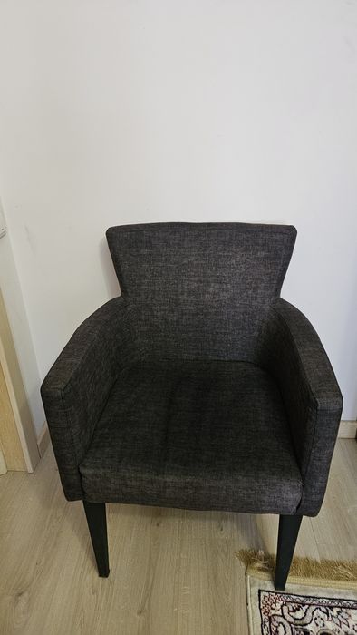 Продаю кресло современное