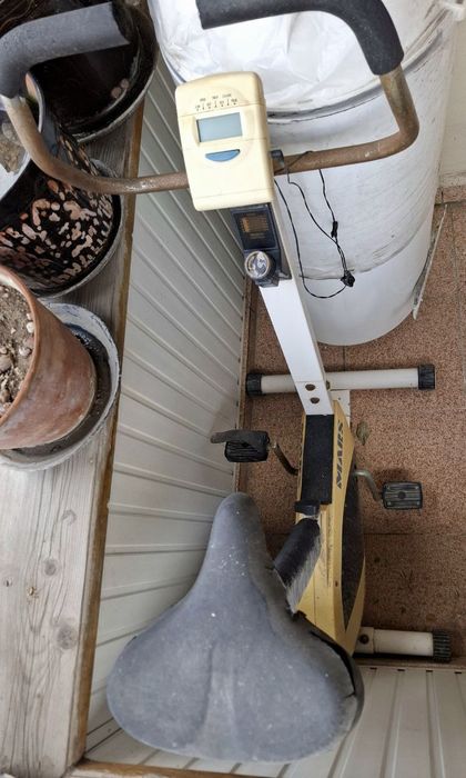 Продаётся велотренажёр.