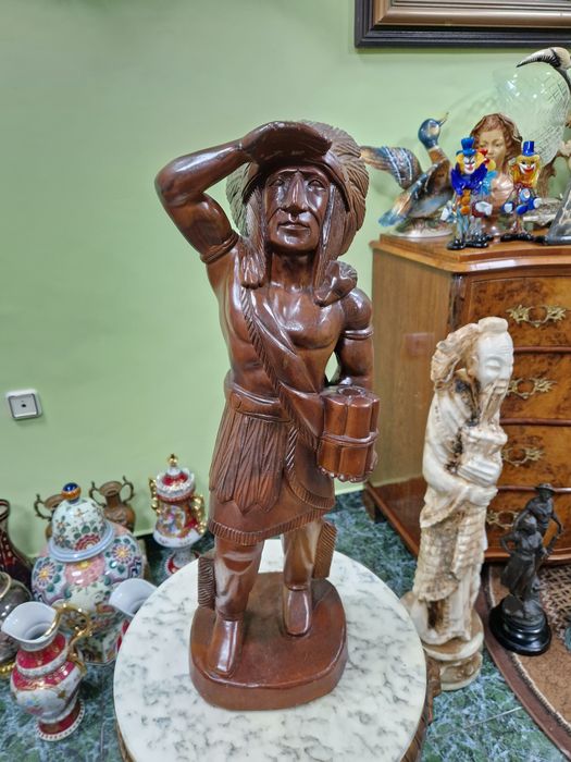 Голяма антикварна дървена фигура статуетка