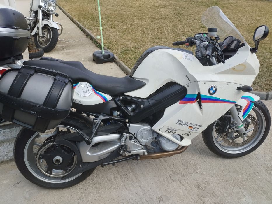 Dezmembrez BMW f 800 st model 2007