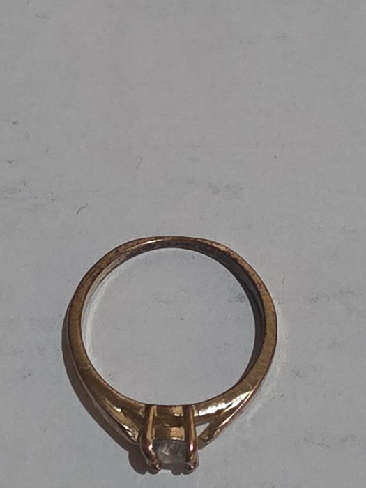 Срочна прадаётся колцо